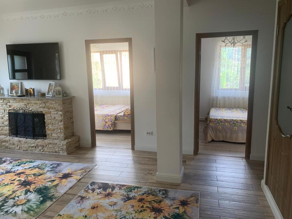 B House Bușteni Dış mekan fotoğraf
